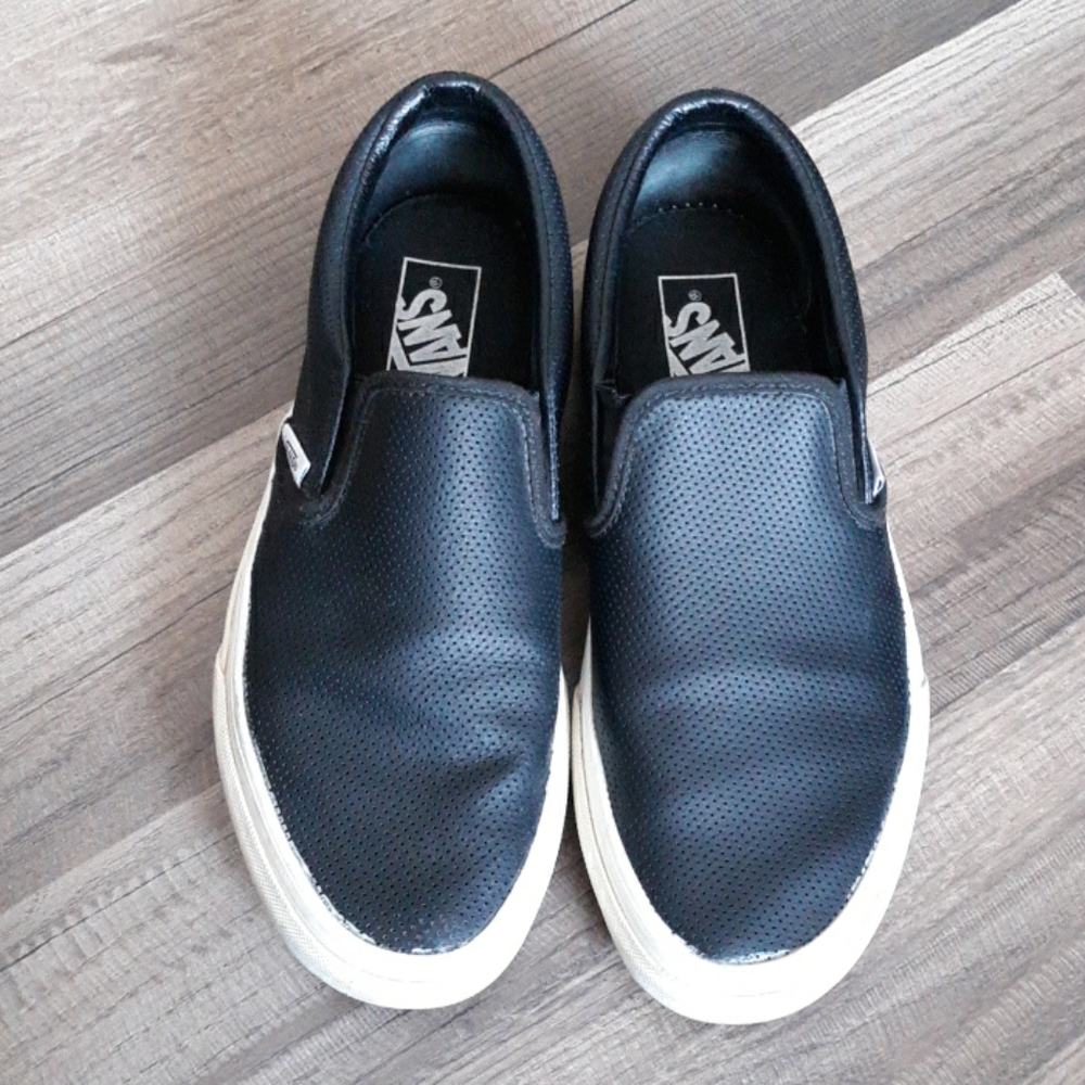 #.  Vans unisex moccasins. Women size: 8.5 Men: 7